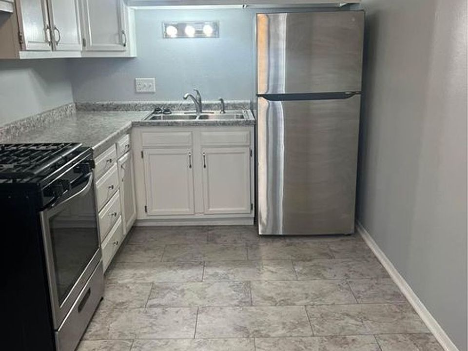 1st image of 3331 W 29th St APT 4