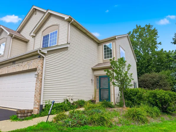 1061 Woodview Ct, Aurora, IL 60502