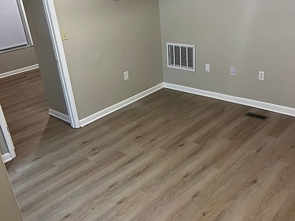 2nd image of 207 Monroe St APT D