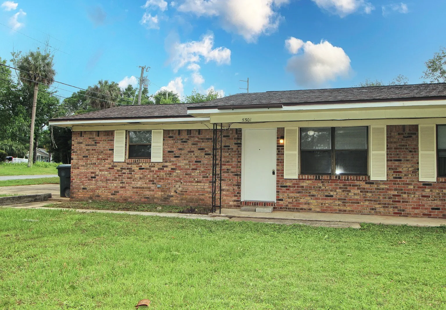 2 bed, 1.0 bath, 748 sqft, $1,025 — Photo 2