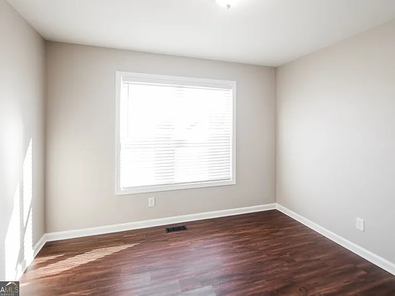 55 Richmond Dr — Photo 12