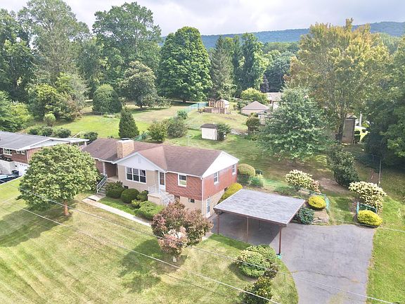 2nd image of 217 Powhatan Ave