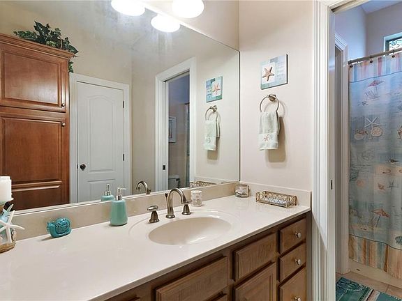4th image of 117 Tuscany Dr