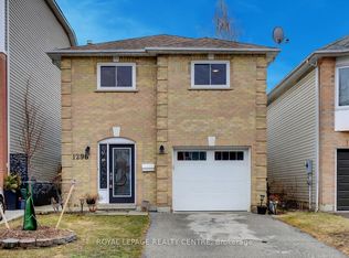 1296 Woodhill Ct, Mississauga, ON L5E3H1