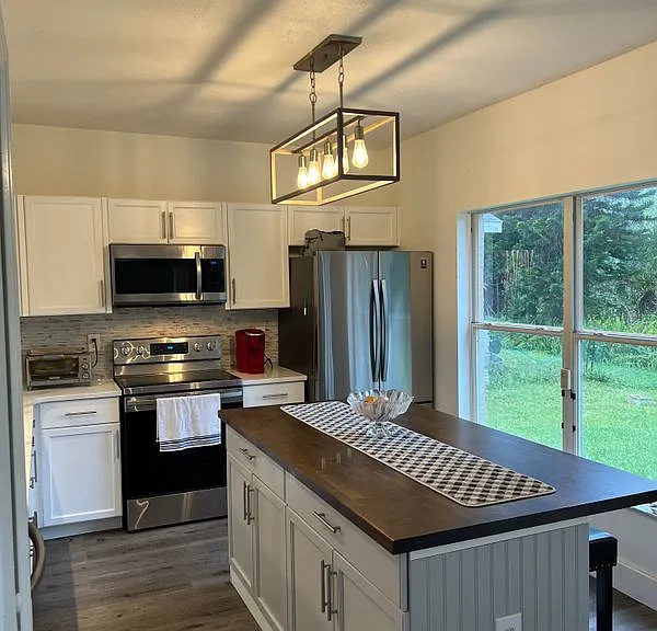 4233 Forest Island Dr — Photo 1