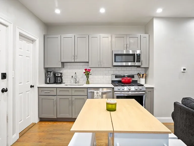 17 Howes St #1 — Photo 2