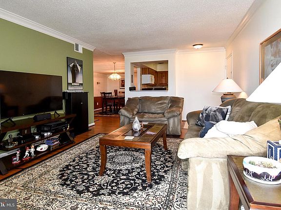 4th image of 3113 Patrick Henry Dr APT 532