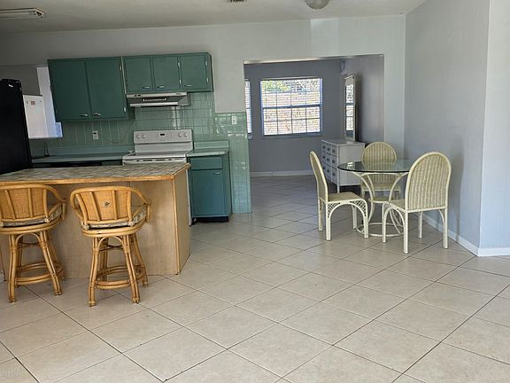 4th image of 22186 Belinda Ave