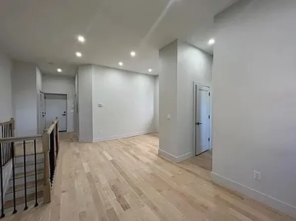 517 Grand Avenue image 1 of 11