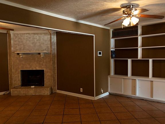 5th image of 305 S Bentwood Dr
