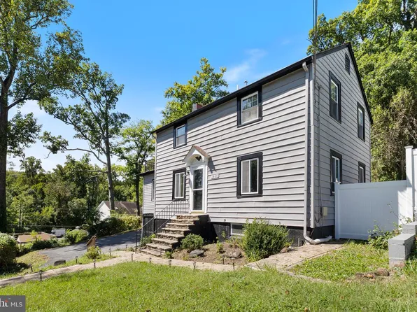 1906 Park Pl, Woodlawn, MD 21207