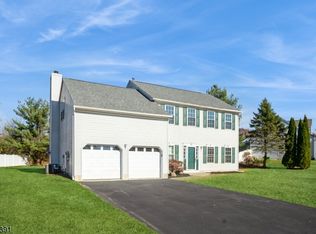 7 Spring Mdw, Oxford, NJ 07863