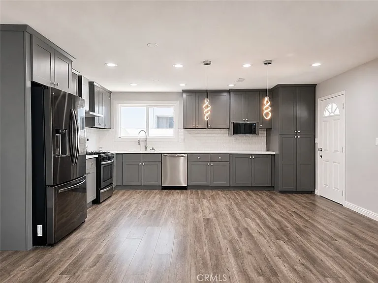 6624 Gross Ave — Photo 4