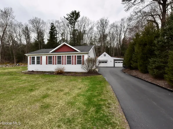 384 Plank Road, Averill Park, NY 12018