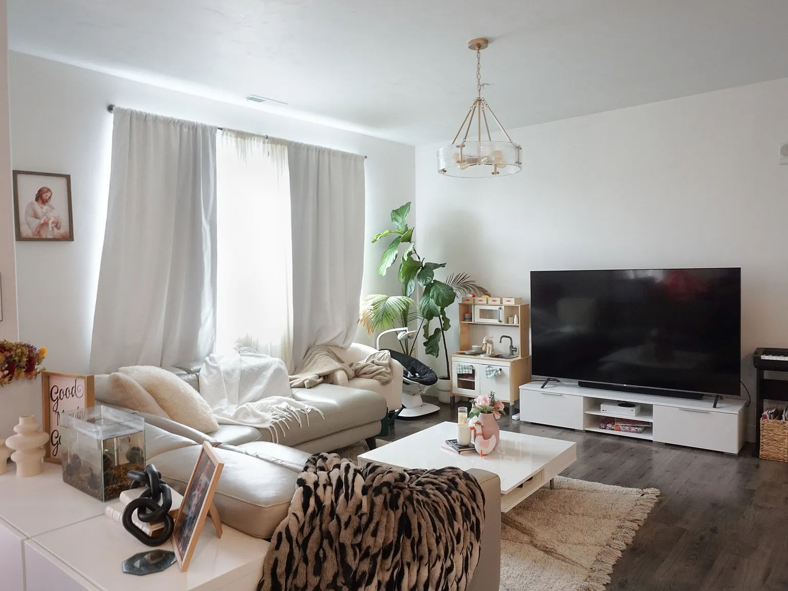 3 bed, 2.5 bath, $2,600 — Photo 2