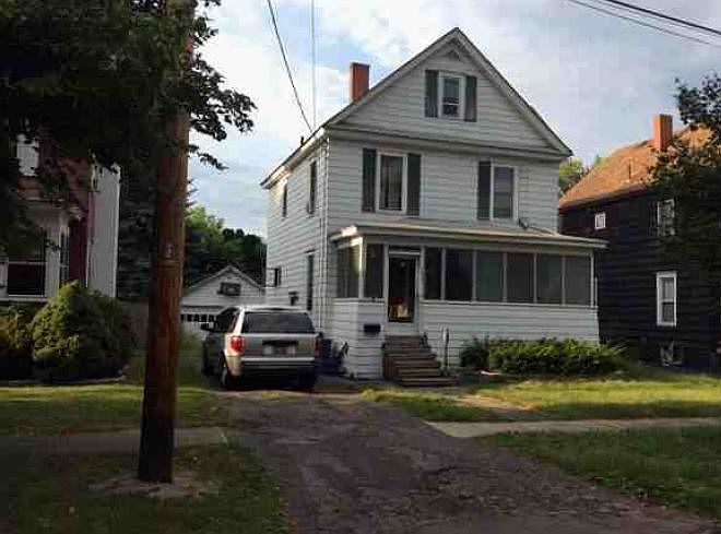 2nd image of 106 W Irving St