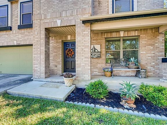 2nd image of 1723 Amistad Way
