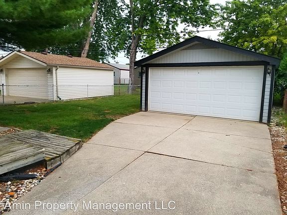 3rd image of 20191 Lakeworth St