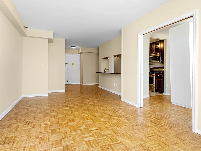 4-74 48th Ave #15C — Photo 11