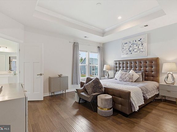 4th image of 2074 River Heritage Blvd
