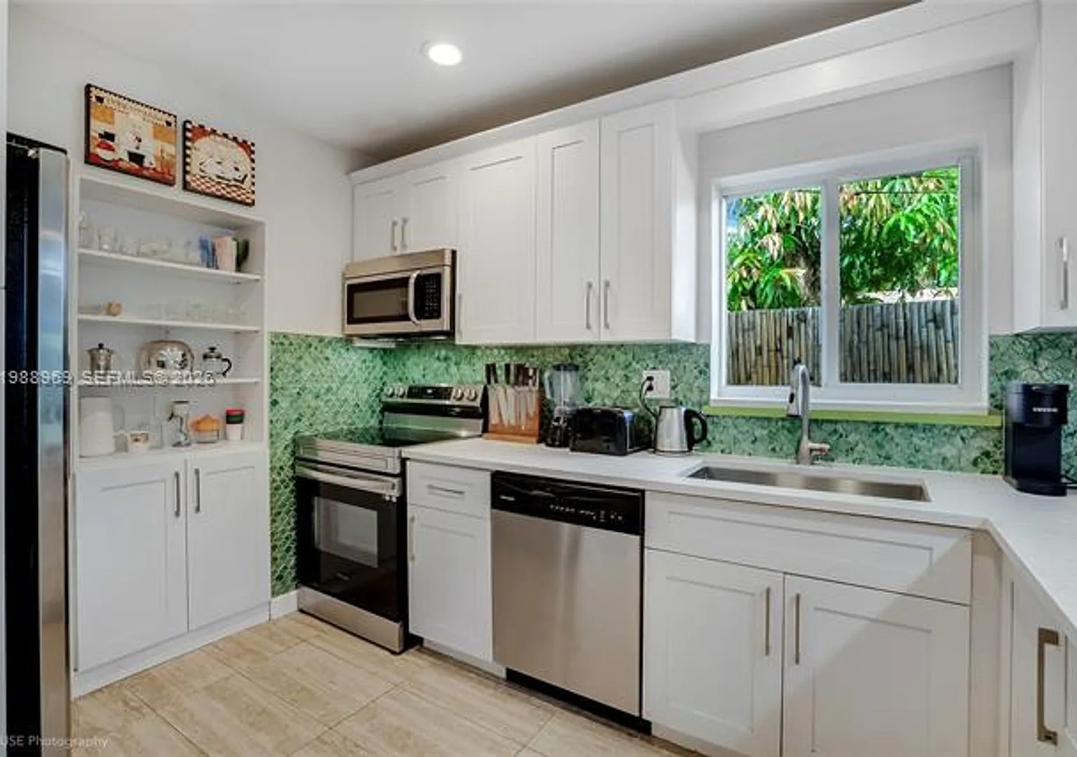 113 SW 2nd St # 113, Hallandale Beach, FL 33009 — Photo 1