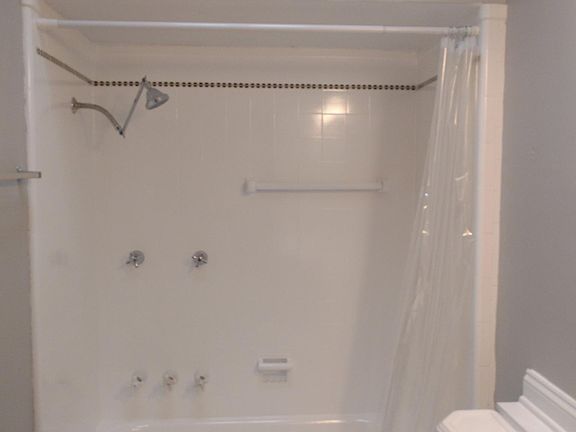 5th image of 3387 S Kinnickinnic Ave APT C
