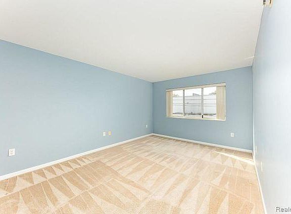 3rd image of 770 Deer St APT 201