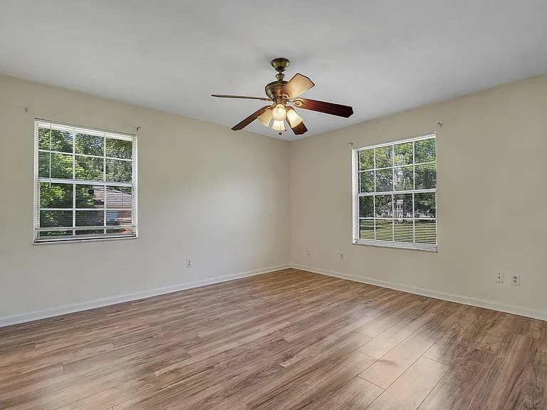 2613 Killarney Way — Photo 30
