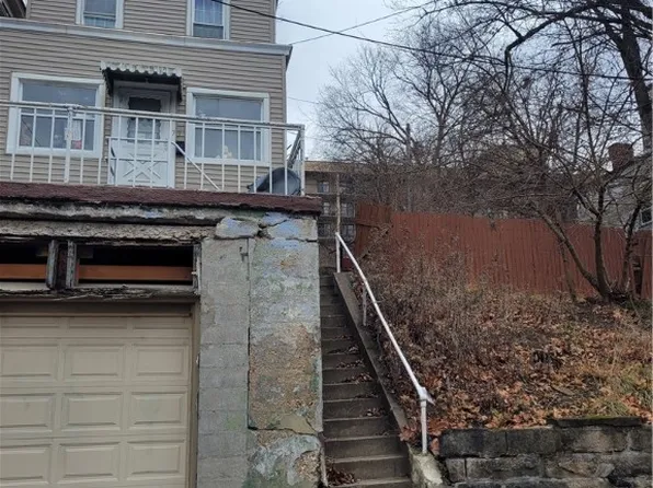 73 Greenbush St, Pittsburgh, PA 15211