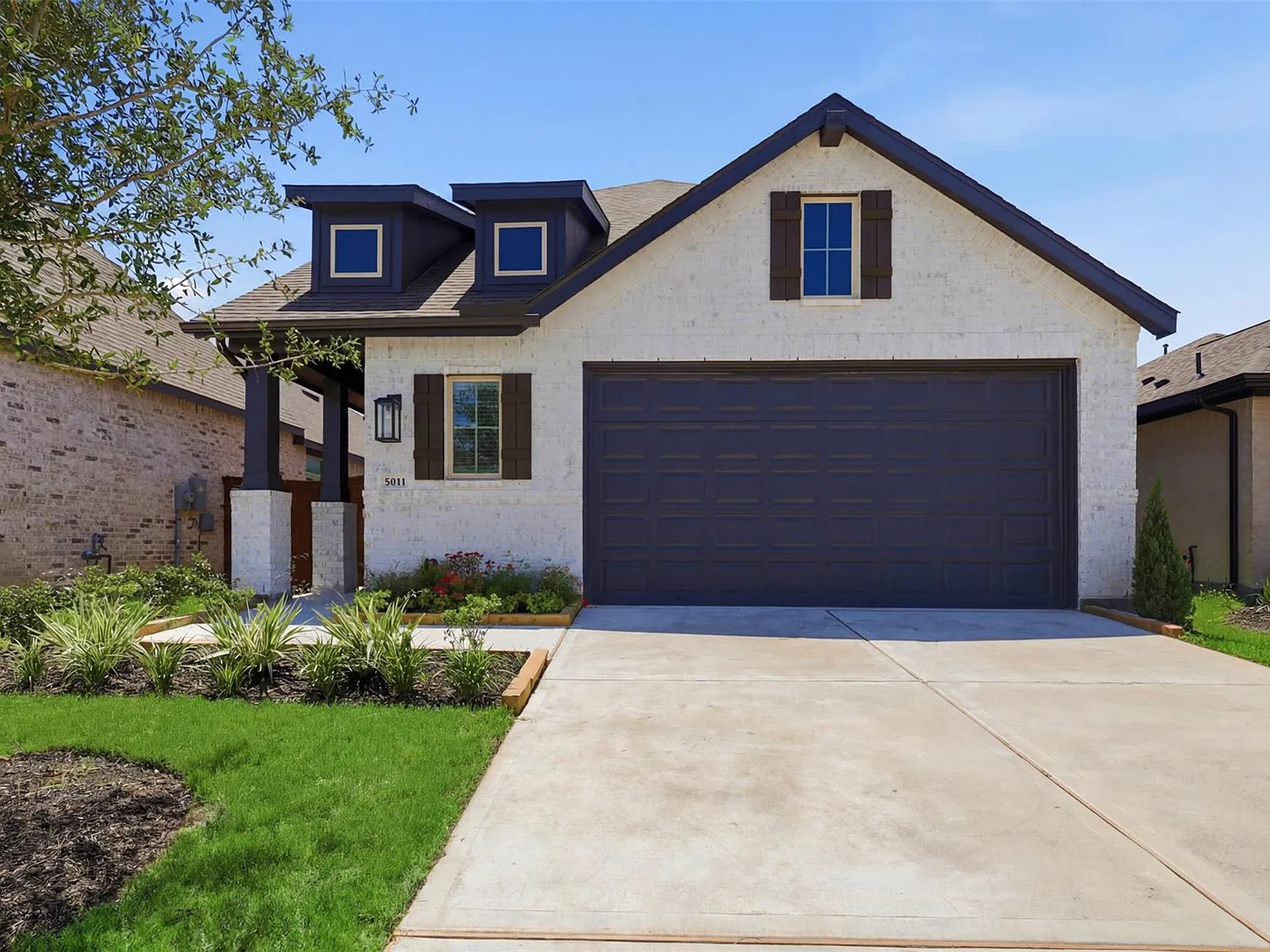 4 bed, 3.0 bath, 2262 sqft, $2,950 — Photo 2