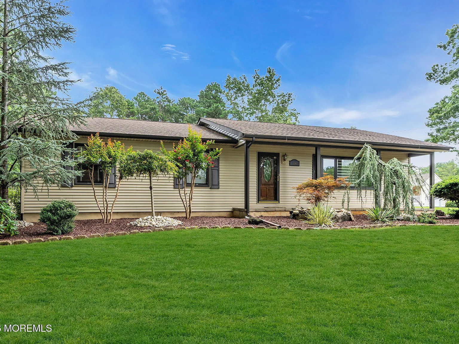 3 bed, 2.5 bath, 2294 sqft, $3,700 — Photo 3