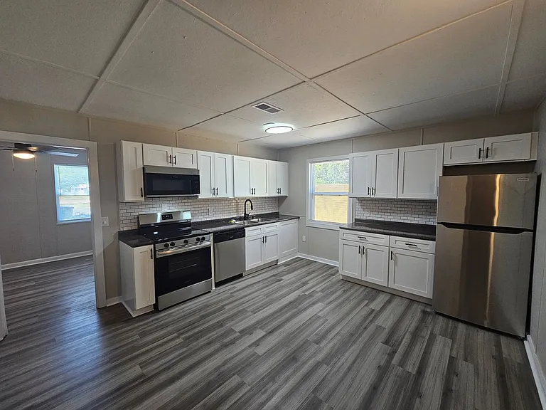 1510 Arthur Ave — Photo 27