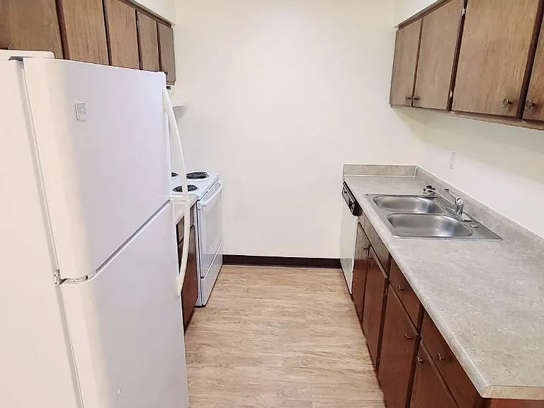Kimberly Club Apartments — Photo 162