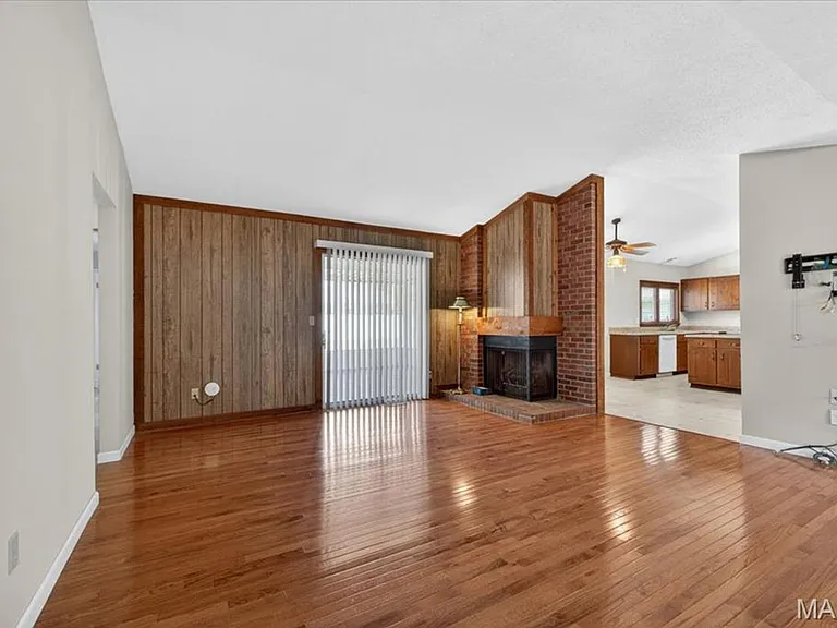 4038 N Bridge Dr — Photo 6