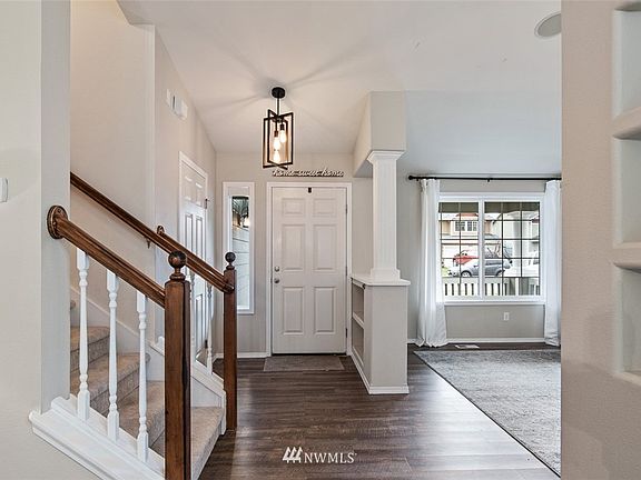Stunning upon entry. Gorgeous light fixture.