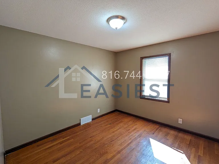 405 NE Orchard St #A — Photo 14