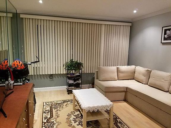 5th image of 5915 W Gunnison St APT 5C