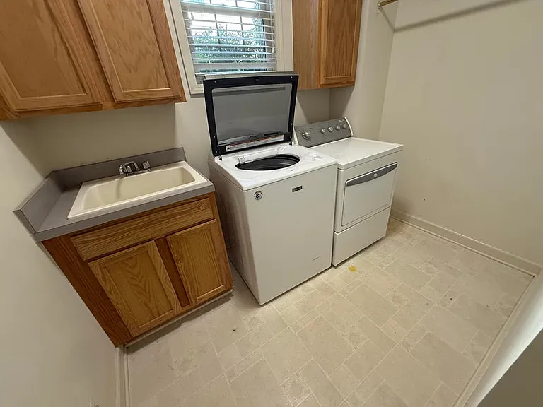 18145 Shoreline Ct — Photo 12