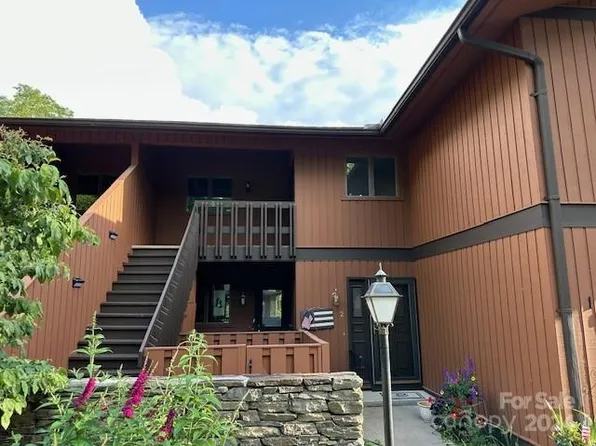 100 Bent Tree Dr APT 4, Hendersonville, NC 28739