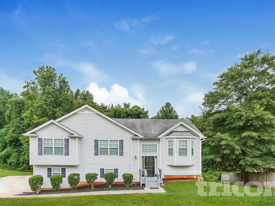 90 Twin Oaks Ln