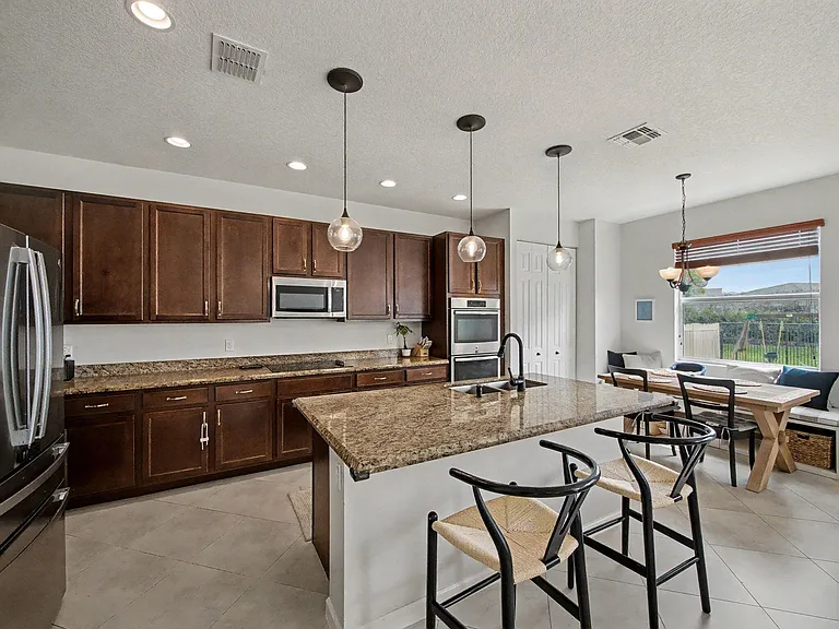 11316 SW Barton Way — Photo 10