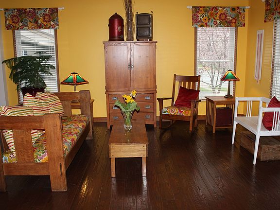 4th image of 8555 Olenbrook Dr