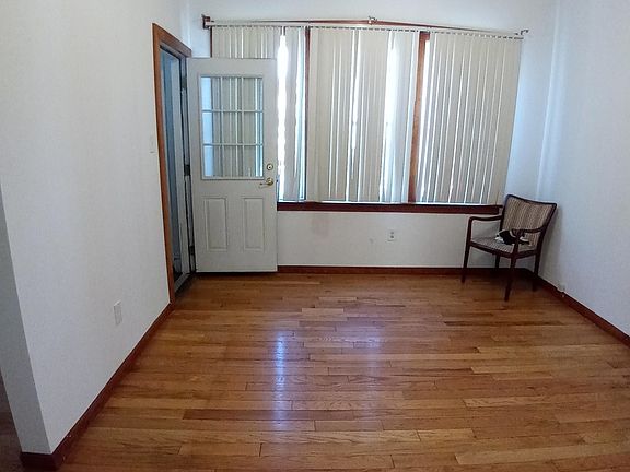 4th image of 2817 S Keeler Ave