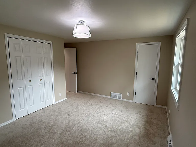 Oakwood Dr — Photo 11