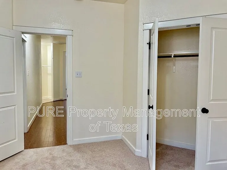 4718 Madrid Dr — Photo 14