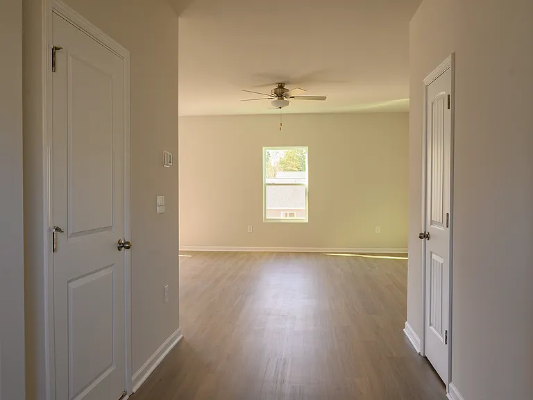 2242 Transatlantic Ave — Photo 3