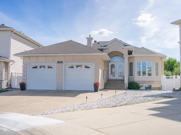 7707 166th Ave NW, Edmonton, AB T5Z 3V8