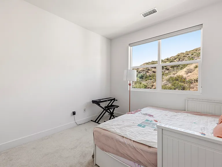 19212 Blackthorn Dr — Photo 40