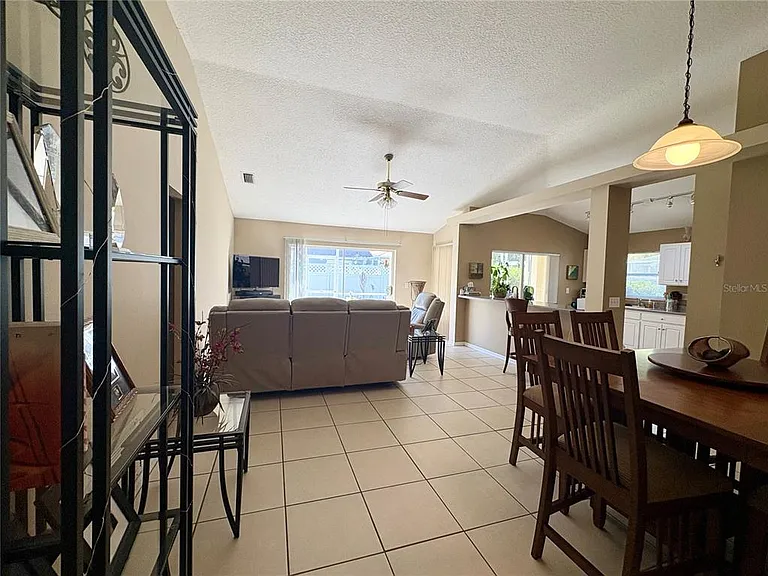 17744 Esprit Dr — Photo 3