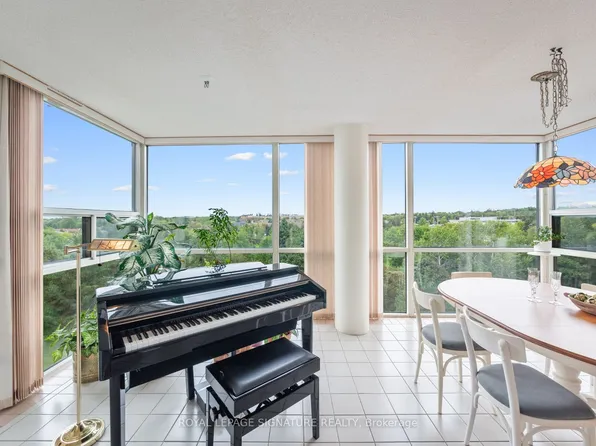 40 Harding Blvd #716, Richmond Hill, ON L4C 9S5